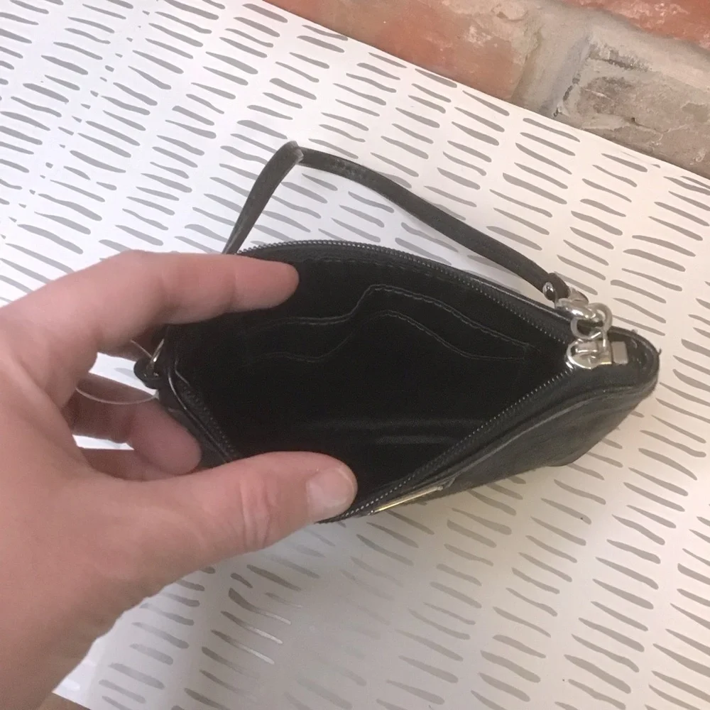 COACH Women’s Black Signature 